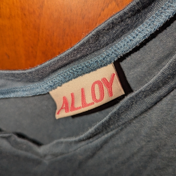 Large Alloy Casual Top - Picture 4 of 4